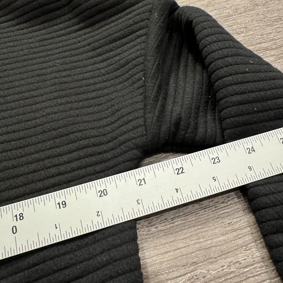 Fabletics Sweater Womens Medium Pullover Sweatshirt Athleisure Stretch Quilted - Picture 10 of 10